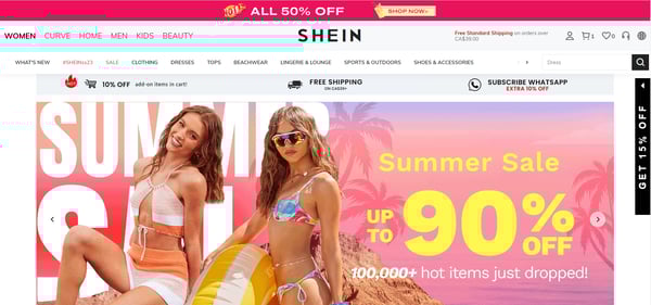 Die in Rosat?nen gehaltene Webseite von SHEIN mit Bildern von Frauen in Strandkleidung repr?sentiert SHEIN als Online-Einzelhandelsunternehmen.
